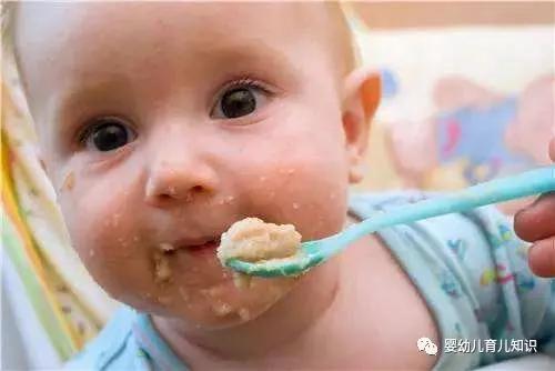 宝宝不吃辅食有什么好方法,宝宝不吃辅食只吃奶怎么办啊