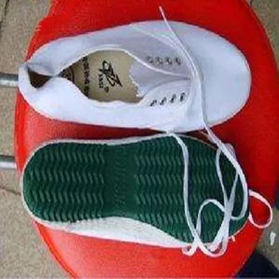 aj鞋子历史介绍,70年代前的科幻aj鞋子