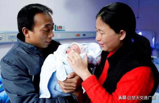 危重病人转院紧急护送,抢救八次早产儿