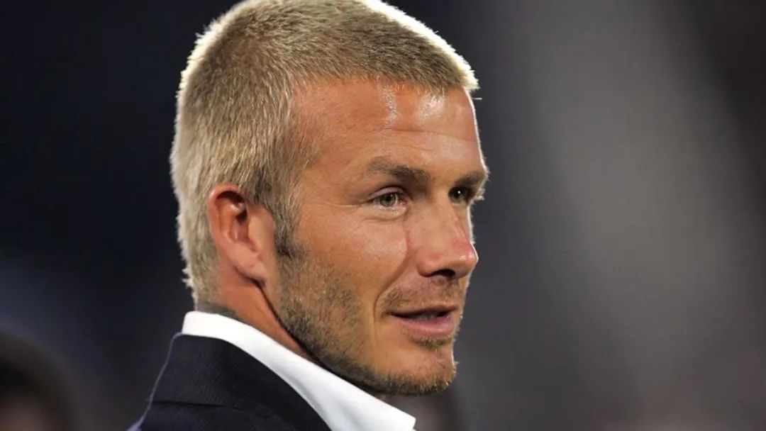 贝克汉姆最适合的发型,2001贝克汉姆寸头视频