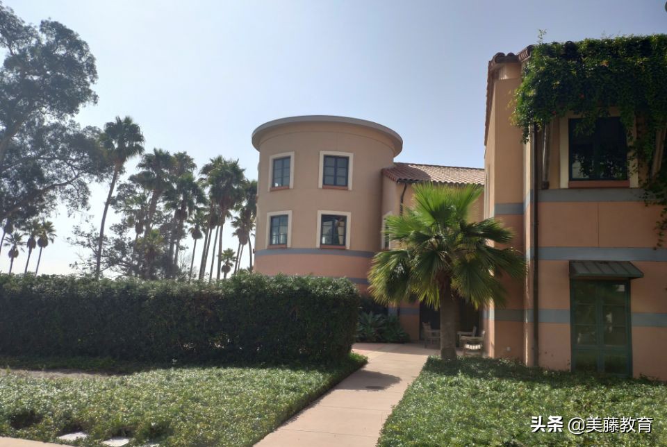 加州大学圣塔芭芭拉分校真的很水吗？