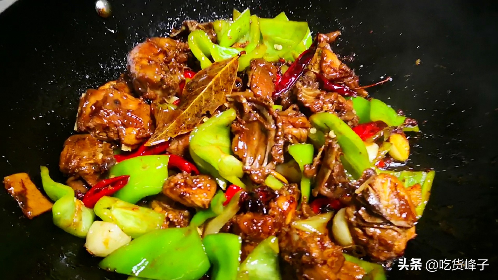 谢大脚小鸡炖蘑菇,谢大脚铁锅炖