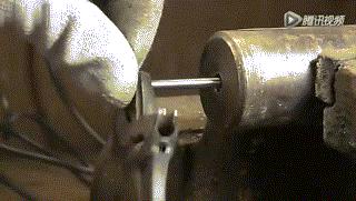 模具螺丝孔进料了怎么取出来,模具法兰螺丝断了怎么取