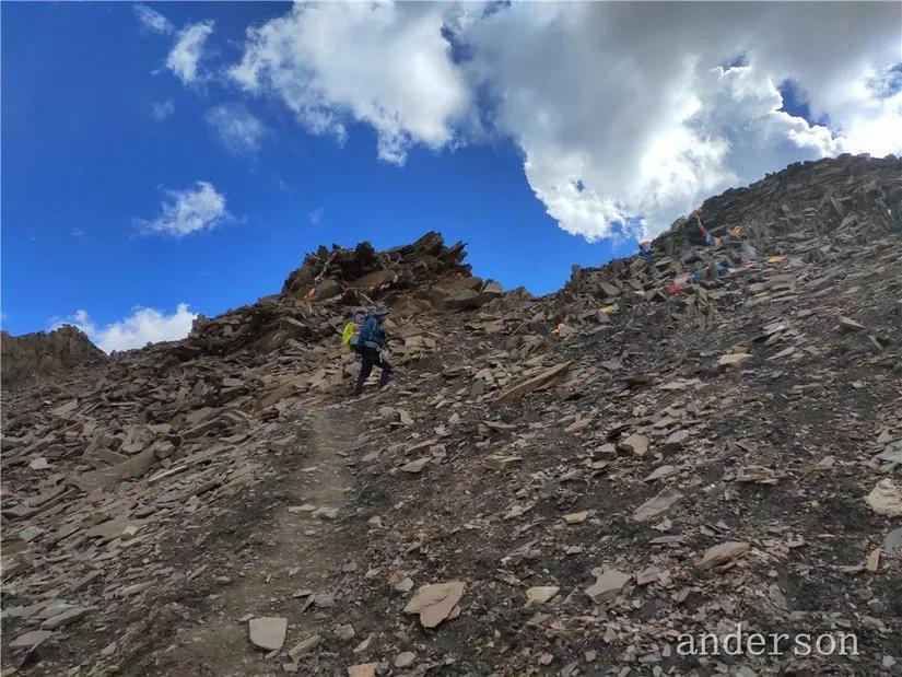 陪着贡嘎过仲秋，深夜听到女生的尖叫（上）
