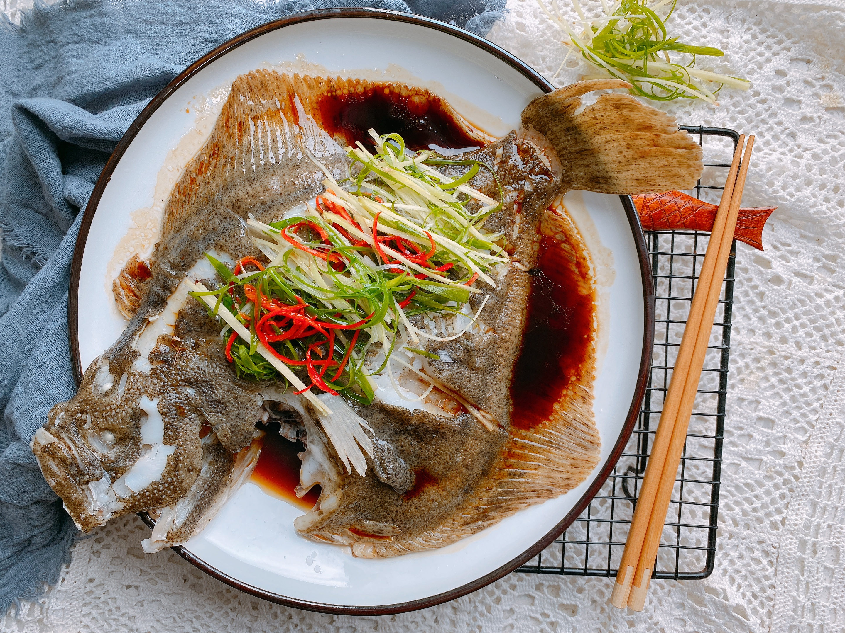 清蒸多宝鱼怎么做需要蒸多长时间,清蒸多宝鱼的正确做法