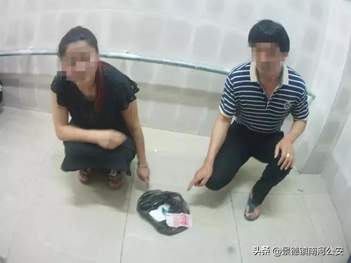 男子以*币假**支付嫖资，女子愤而报警告强奸，构成强奸罪吗？