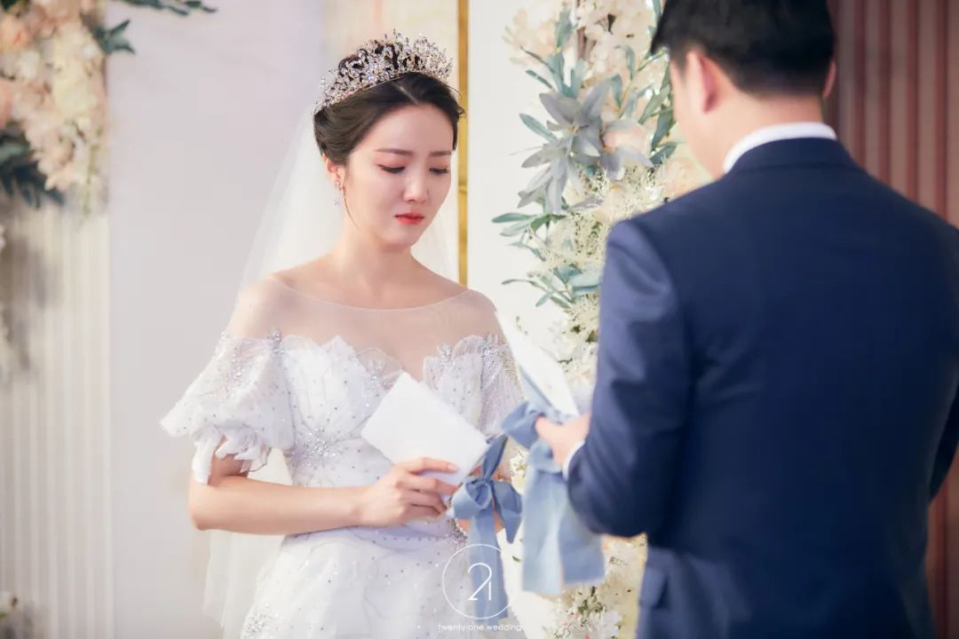 一场花漾甜心香水的婚礼，简约风也能很甜美