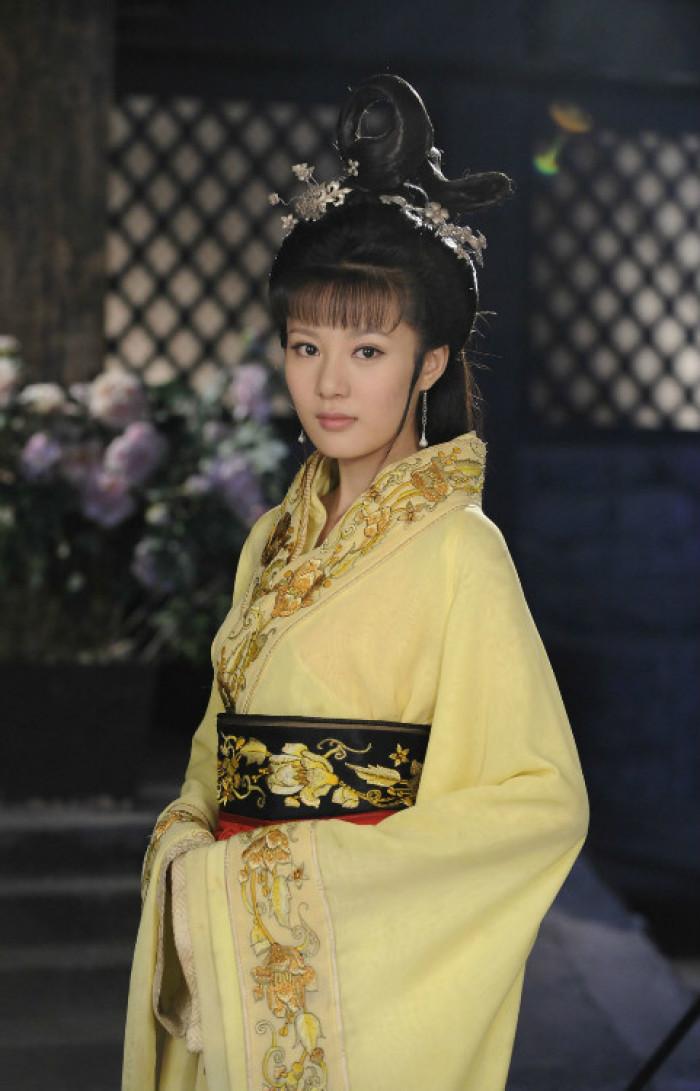 浙江女公关：十六岁的人六十岁的心脏，玩转江浙沪，助越越打小吴