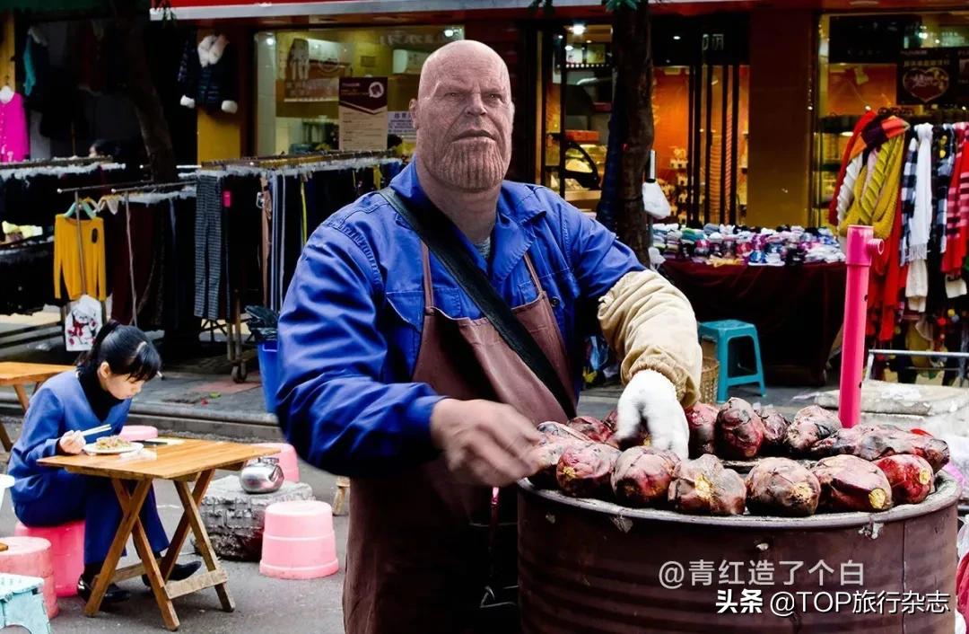 90美女摆地摊月赚一辆宝马,90后美女摆地摊卖衣服