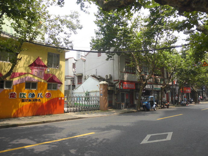 租界公园、跑狗场、卷烟厂，这条马路“活化石”太多