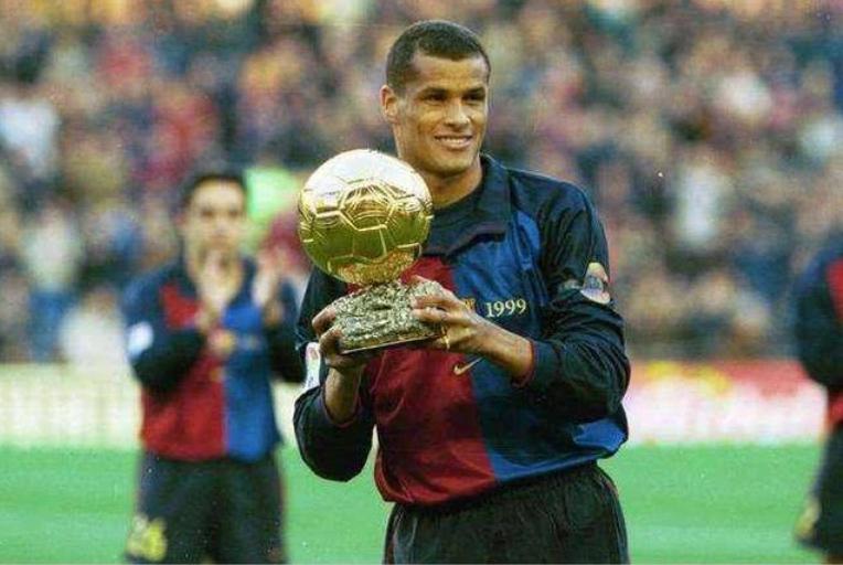 梅西和c罗谁是近十年足坛第一人,梅西c罗无缘最佳阵容