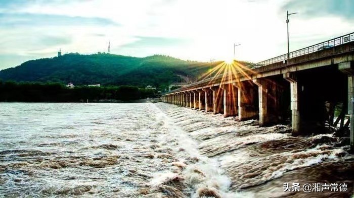 书写安乡情讴歌新时代——章绍君春联集锦