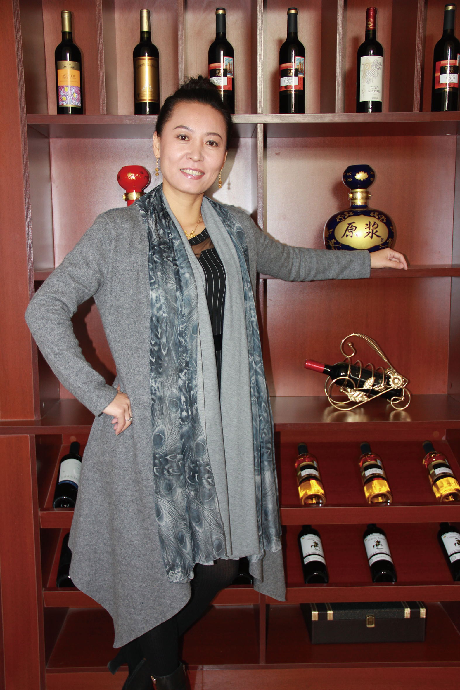 知性女“玲”傲然绽放