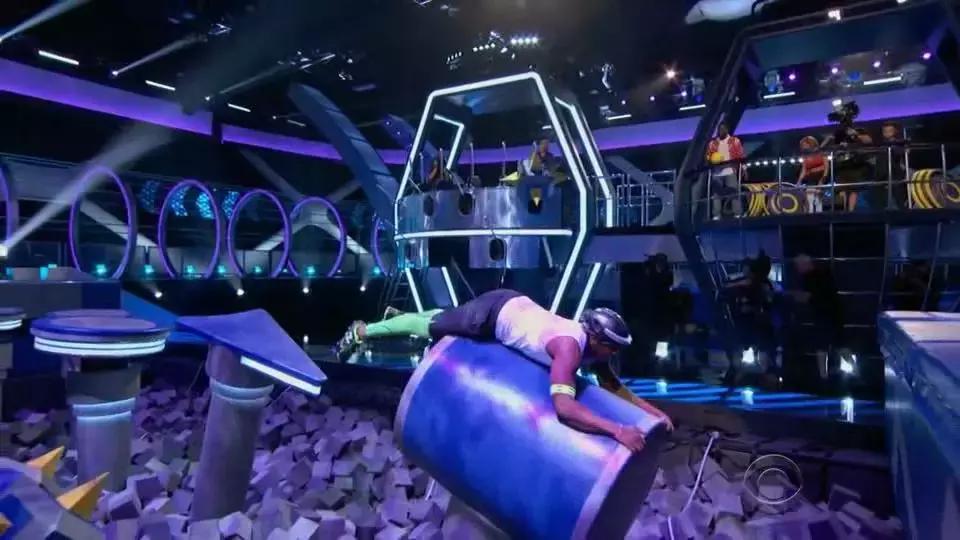 突破5层楼高厚重混凝土、1000磅的墙壁...欧美五大闯关综艺盘点！