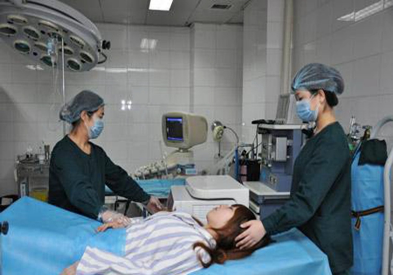 剖腹产疤痕增生一年了怎么去掉,剖腹产疤痕增生可以用中药包好吗