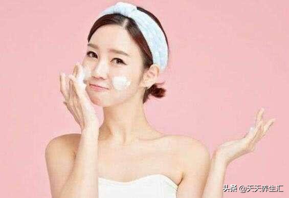 下巴有白色颗粒怎么解决,下巴有白色颗粒凸起是什么原因