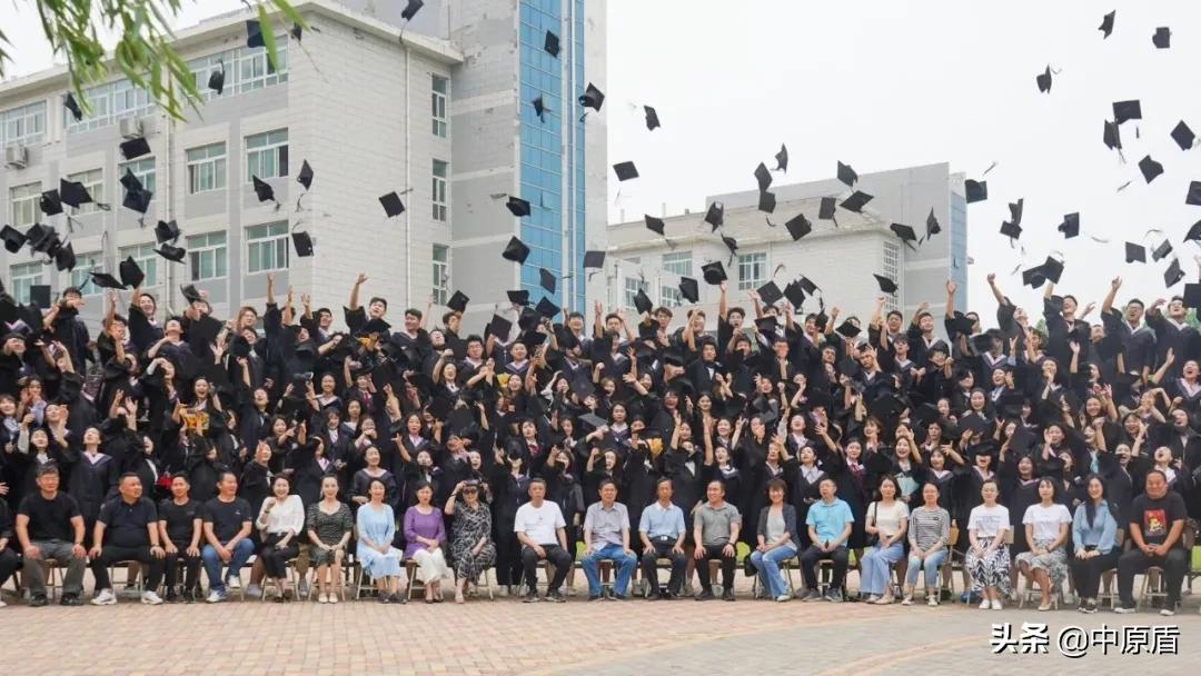 大片来袭！河南各高校凹造型毕业照绝对惊艳到你