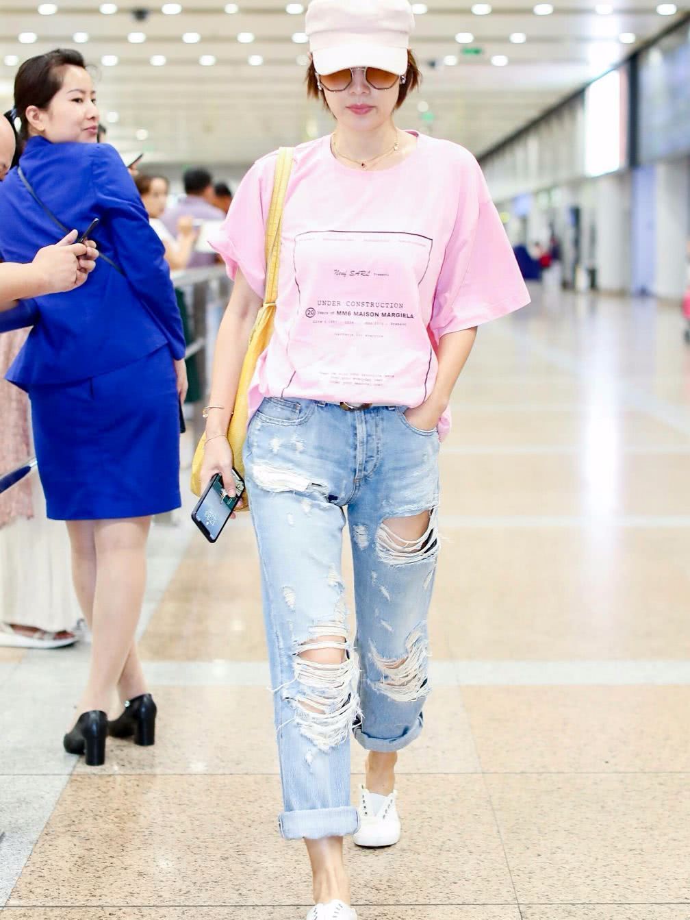 马伊琍t恤配中款裙,马伊琍条纹t恤女