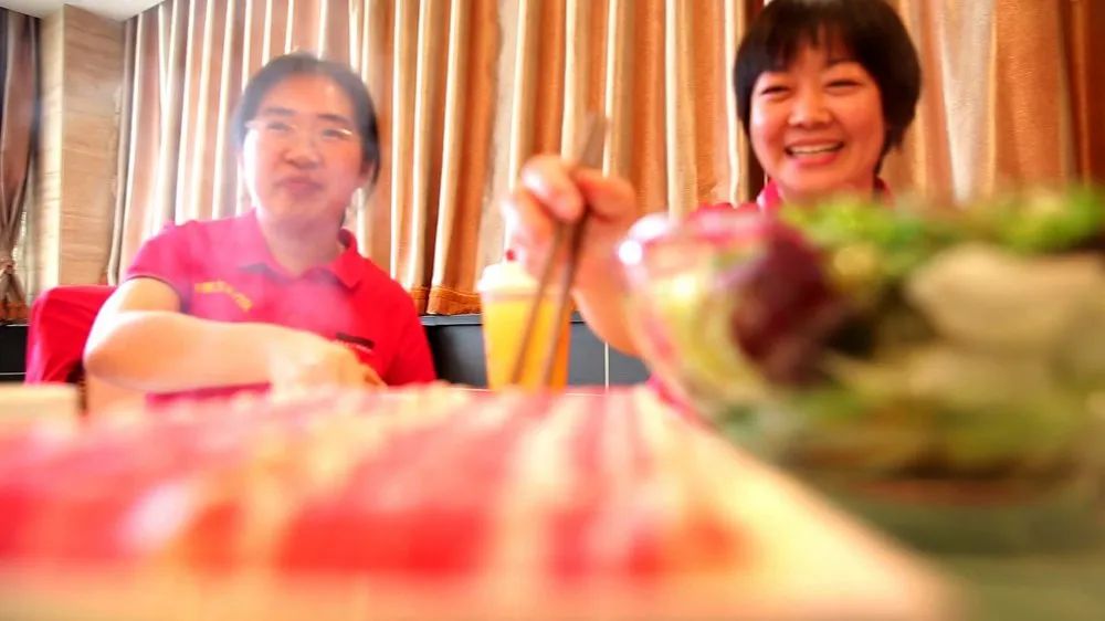 小肥羊大骨浓汤涮羊肉,小肥羊大爱无疆