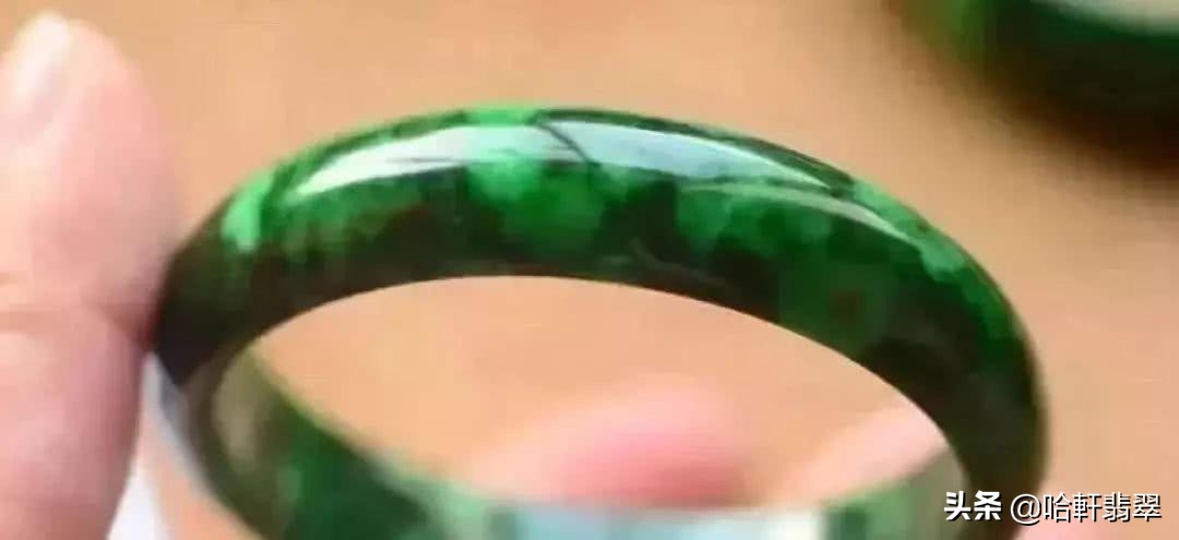 翡翠石藓和飘花怎么区分,翡翠手镯有癣跟飘花区别