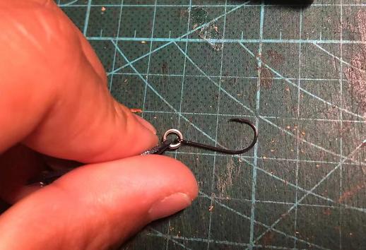 路亚入门级亮片下要不要挂饵,路亚新手钓饵推荐