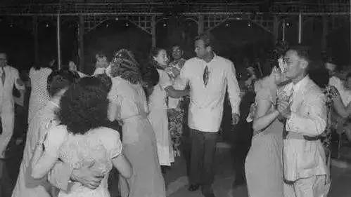 美国驻华使馆又献丑了，让我们对美国雇佣兵感恩？