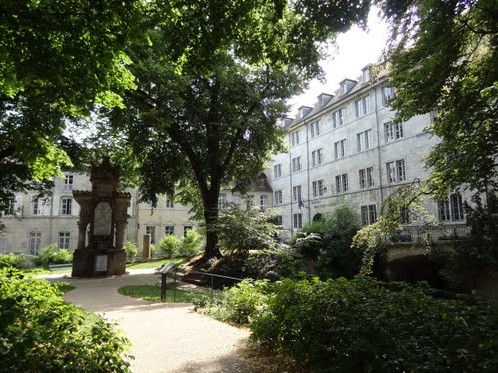 要什么样的实力才能去法国里昂第一大学留学？