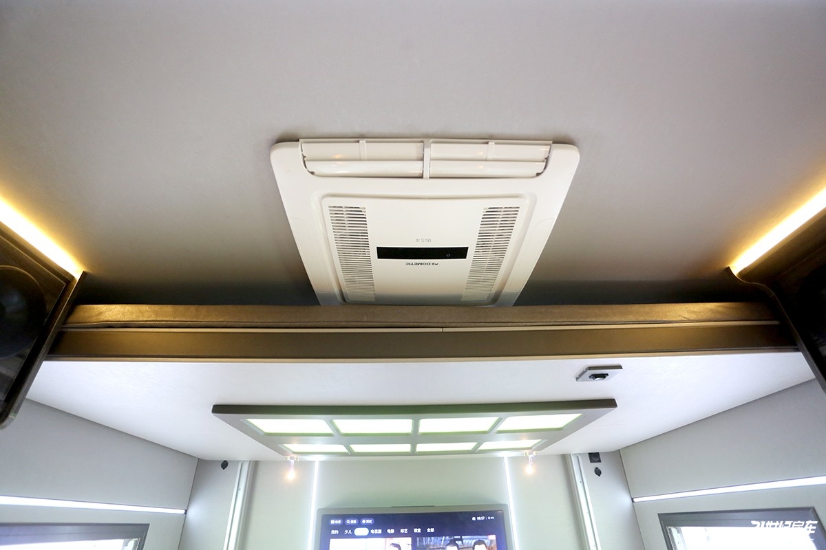 重汽房车汕德卡四驱,man底盘汕德卡