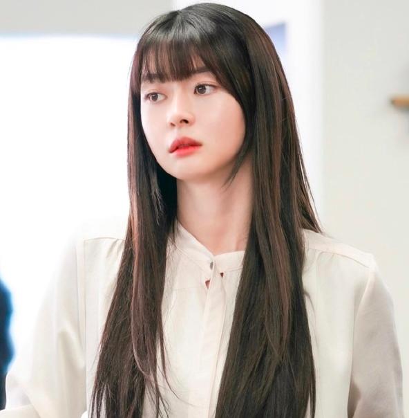 明明是女主却拿了女二的剧本,拿着女主剧本硬生生弄成女配