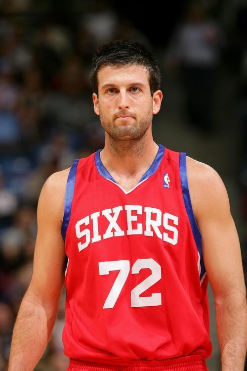 冷门的球星球衣,阿泰湖人球衣号码