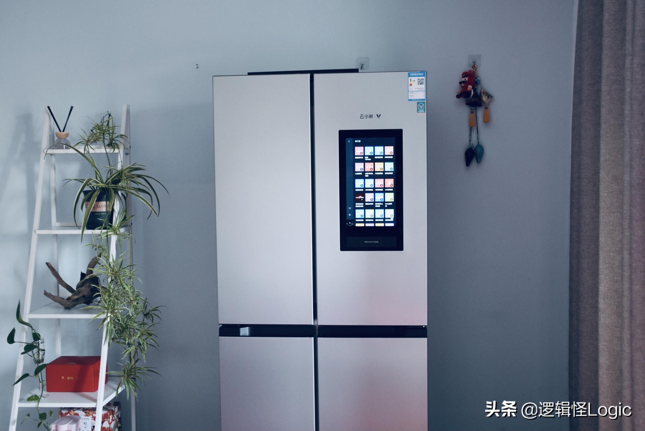 冰箱门内嵌触控屏，451L大空间，全屋家电互联，这款冰箱真秀