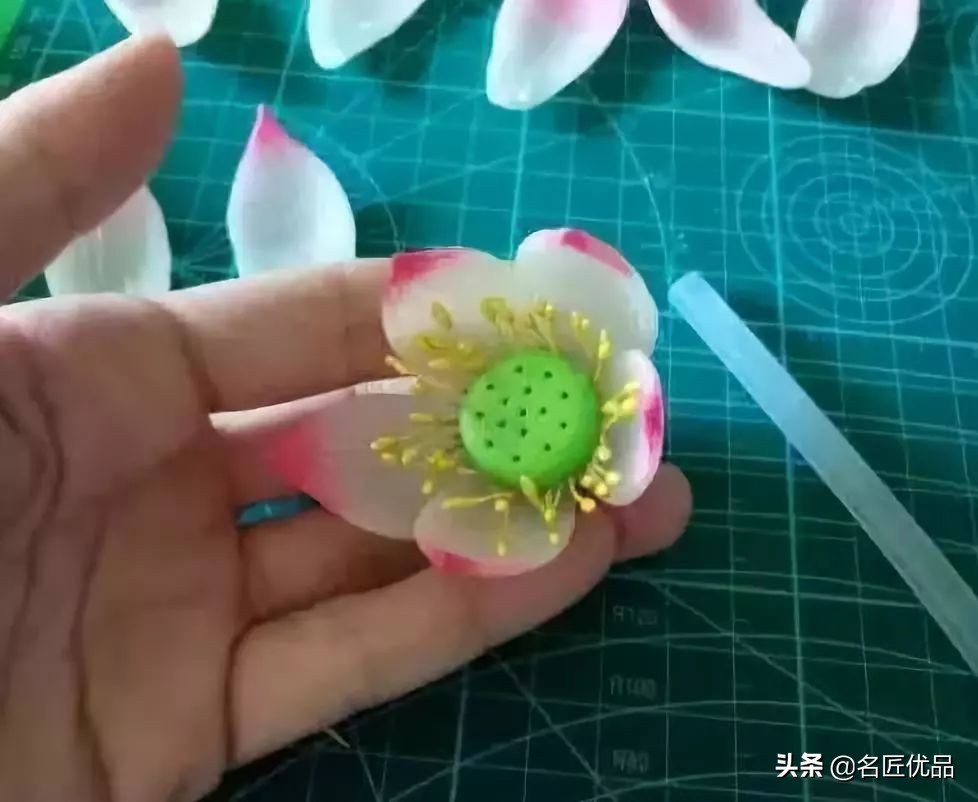 手工制作荷花睡莲,夏天的荷花手工小朋友