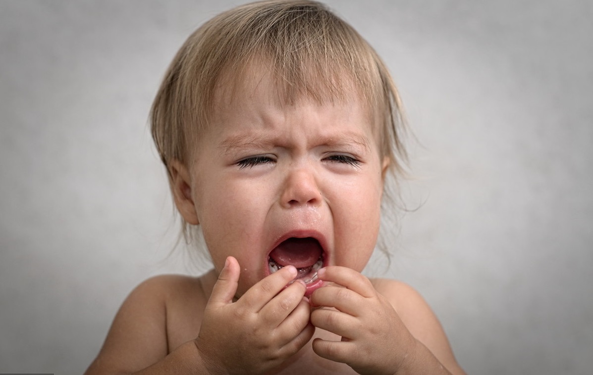 4岁多宝宝达不到要求就哭,宝宝一岁多越来越爱哭了