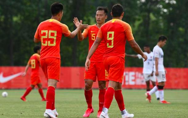 中国男足大胜关岛队,中国男足连进4球拿下开门红