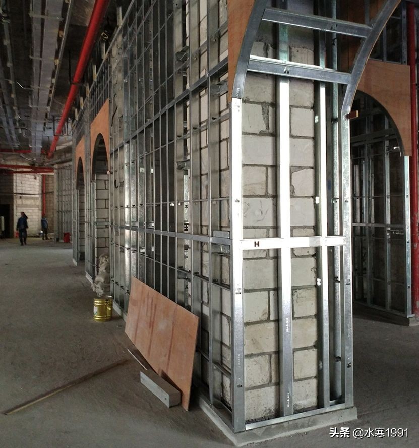 轻钢龙骨石膏板隔墙做地梁的好处,轻钢龙骨隔墙做地梁的作用