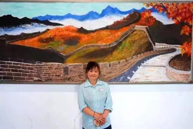 43岁保洁阿姨徒手画3d黑板报,保洁阿姨黑板画