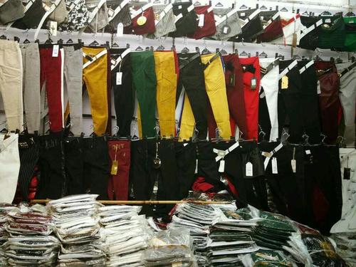 义乌篁园服装批发市场高档女装,义乌五爱尾货处理一条街