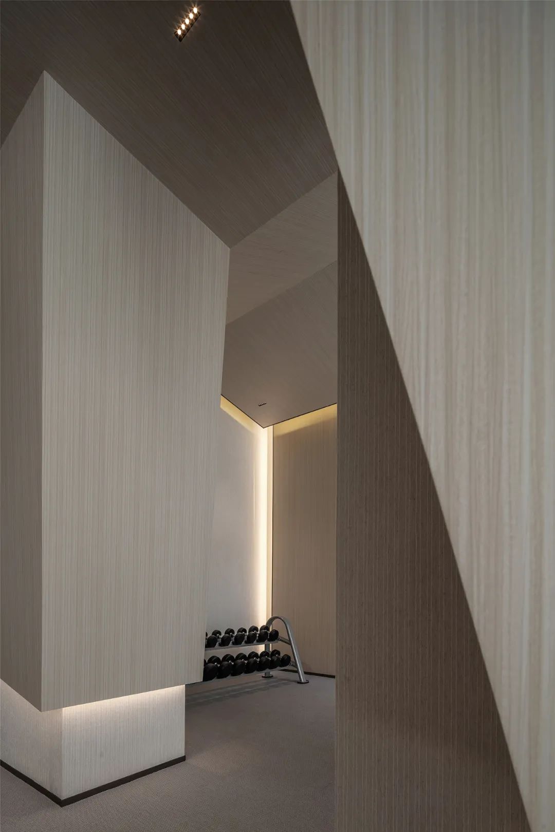 首发|达观设计：现代折线艺术生活馆，家与城市的过渡