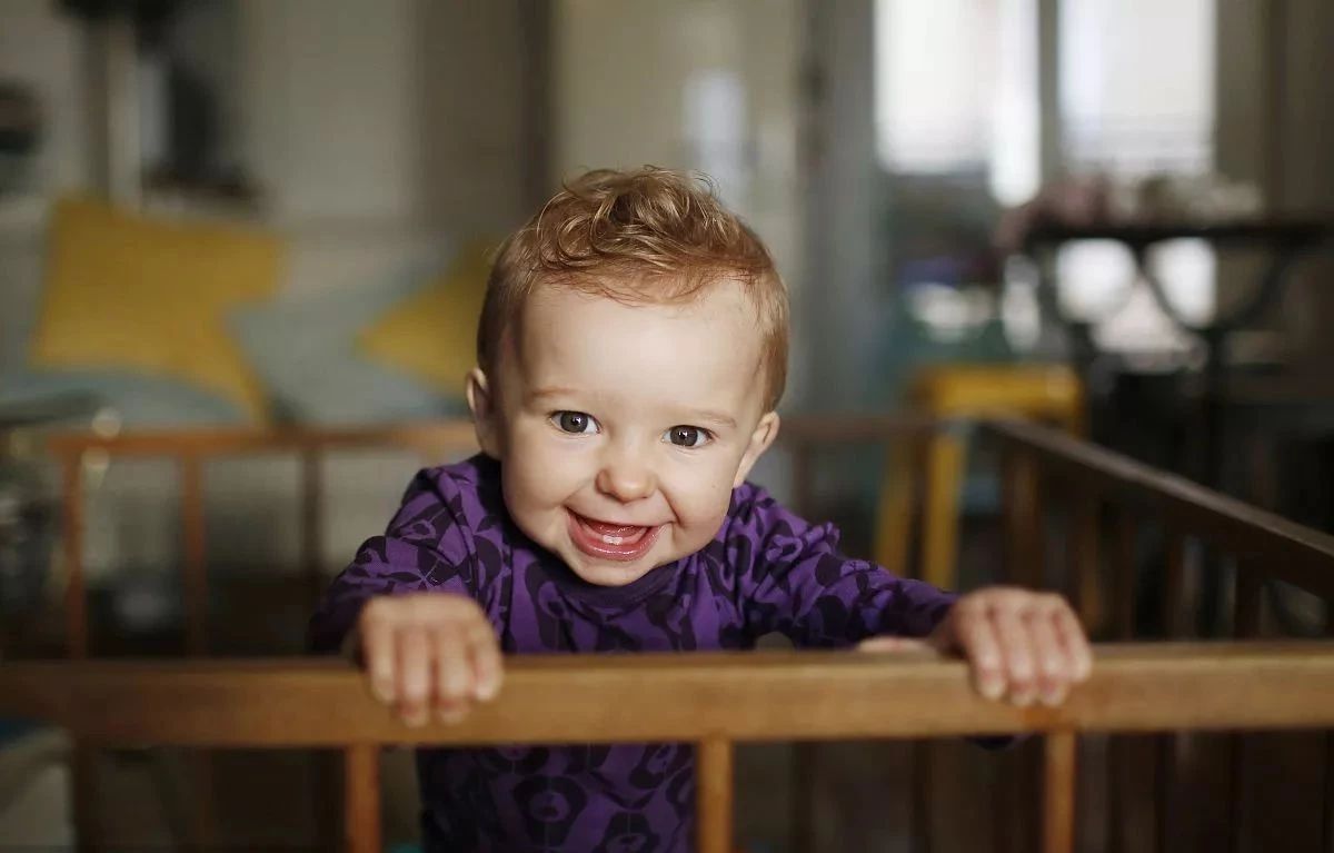 10-12个月宝宝抚触操教学,7-9个月婴儿抚触按摩教程