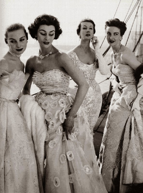 英女王高贵优雅的一生,英女王高贵气质的视频