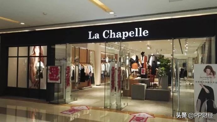 半年亏损5亿的服装店,半年亏5亿关店超2000家