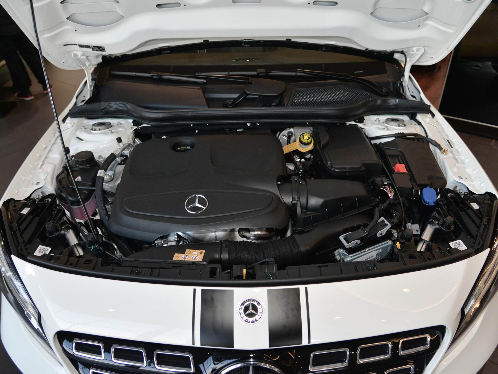 全新2020款奔驰gla值不值得购买,奔驰gla降价对其他的车型有冲击吗