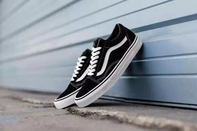 一双vans经典款多重,一双vans鞋成本有多少