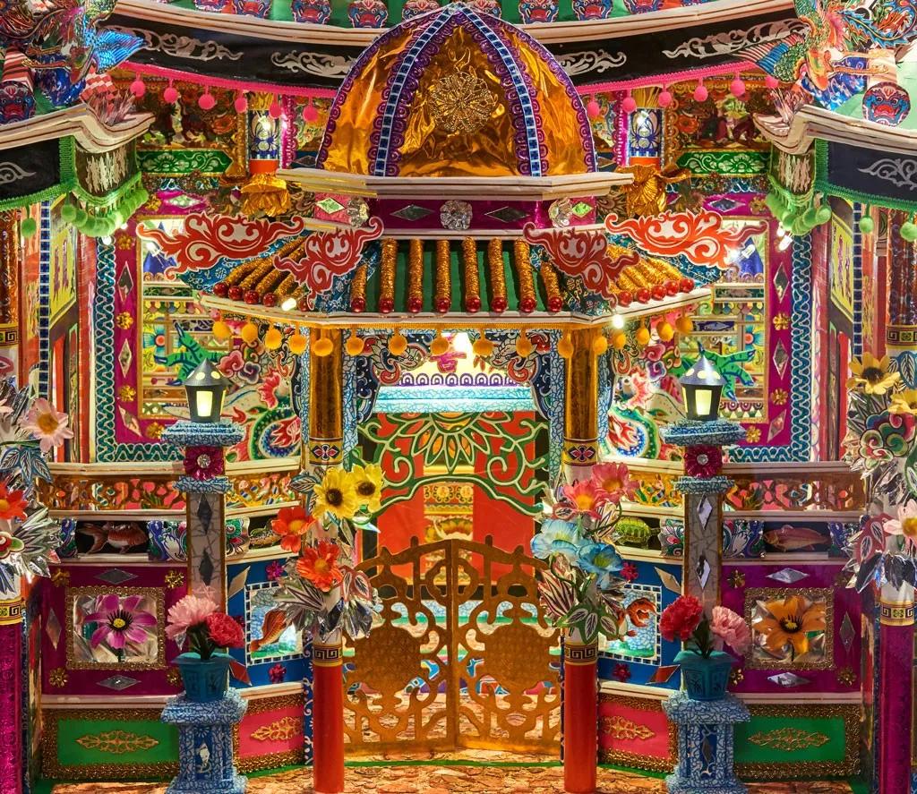 中国人烧给死人的纸扎，登上巴黎设计周，还被法国的博物馆收藏？