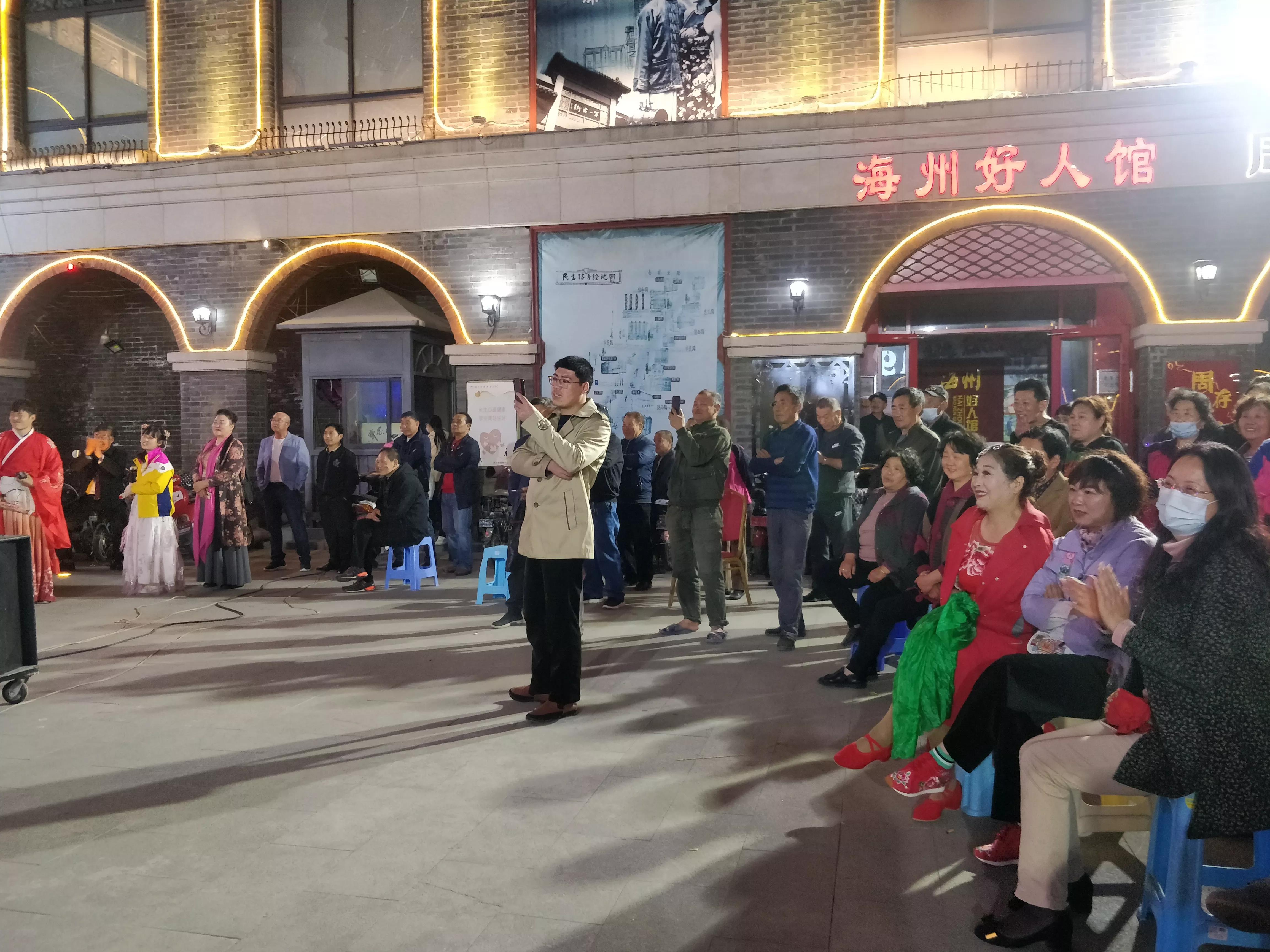 民主路百姓大舞台,连云港市民主老街