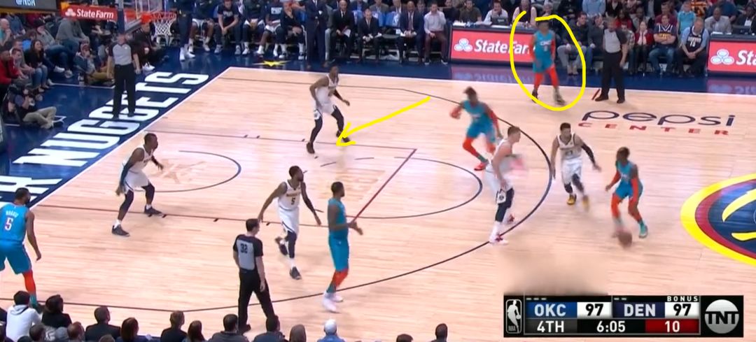 亚当斯遇到莫兰特,亚当斯防约基奇