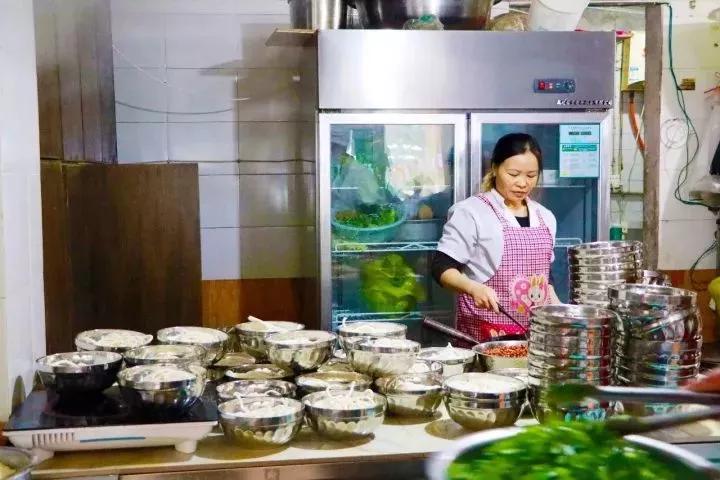 西南大吃省里的嗦粉冠军，这座吃货宜居城市值得关注