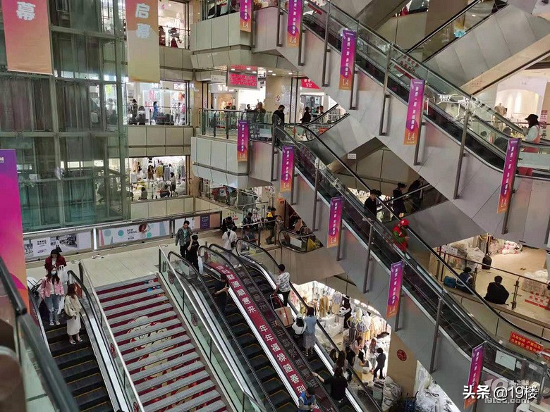 杭州这个服装城，店主居然忙到没空理我