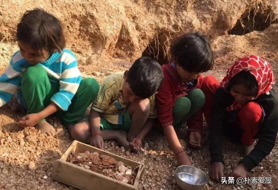 残酷真相：你包里的高光眼影，是无数4岁孩子拿命换的