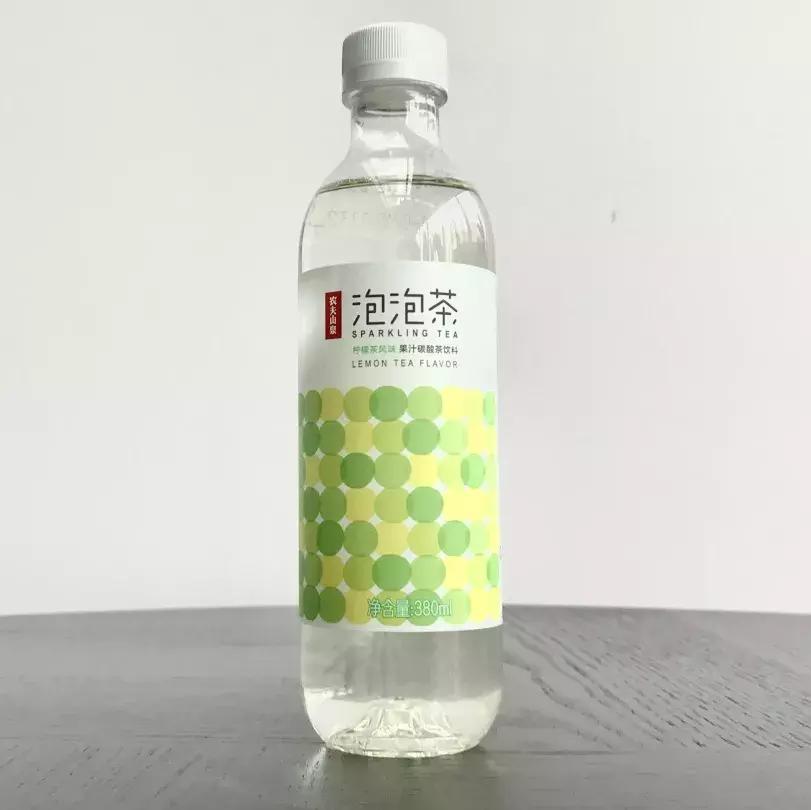 这20+款新饮品，我们喝出了打屁虫、清新剂、中药丸的味儿……